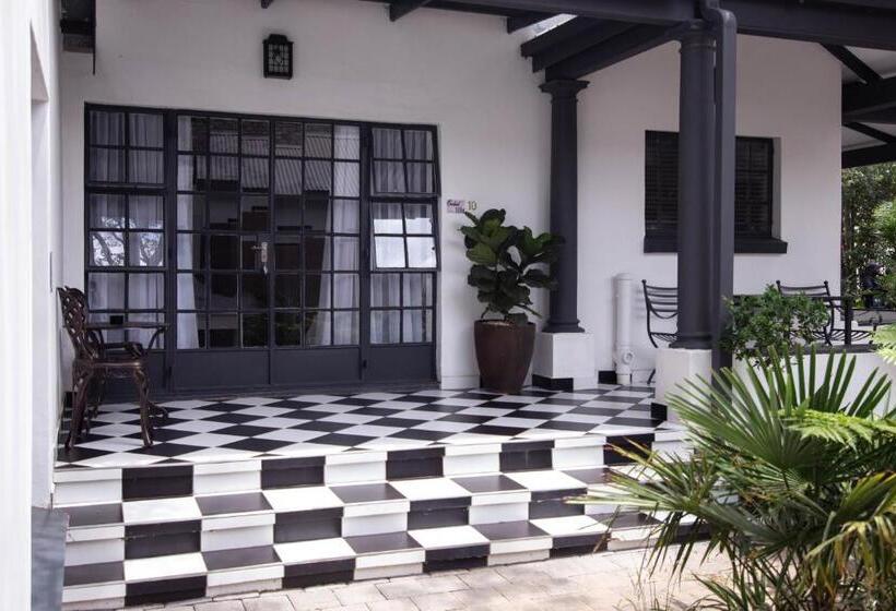 اتاق لوکس, Milner House Kimberley