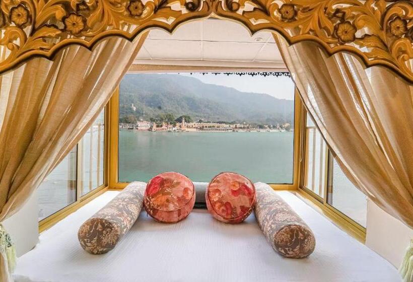 Premium room with view, The Neeraj Ganga Heritage Palace