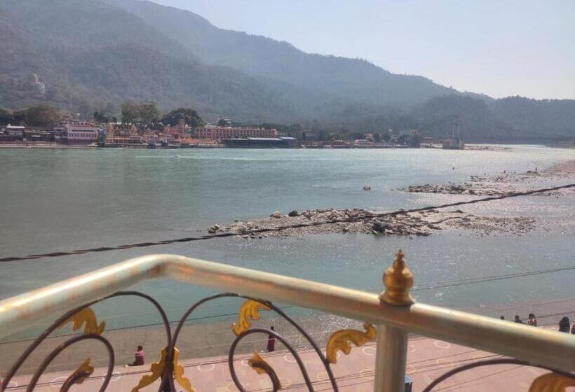 家庭套房, The Neeraj Ganga Heritage Palace