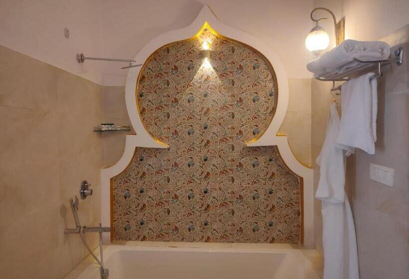 패밀리 스위트, The Neeraj Ganga Heritage Palace