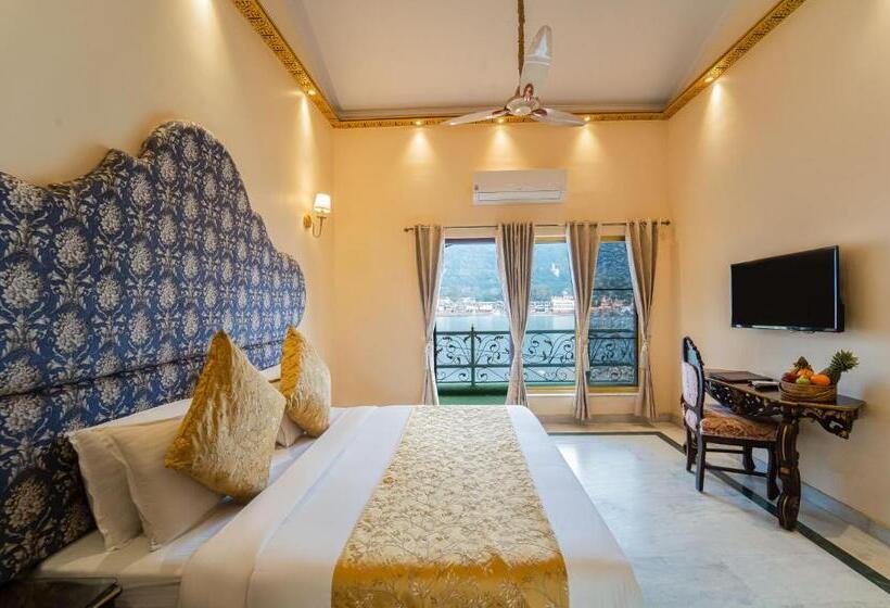 جناح عائلي, The Neeraj Ganga Heritage Palace