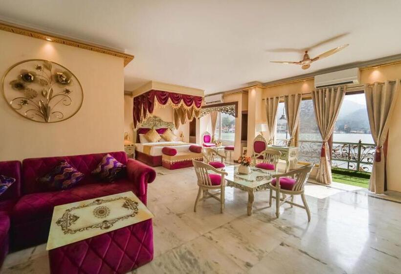 套房, The Neeraj Ganga Heritage Palace