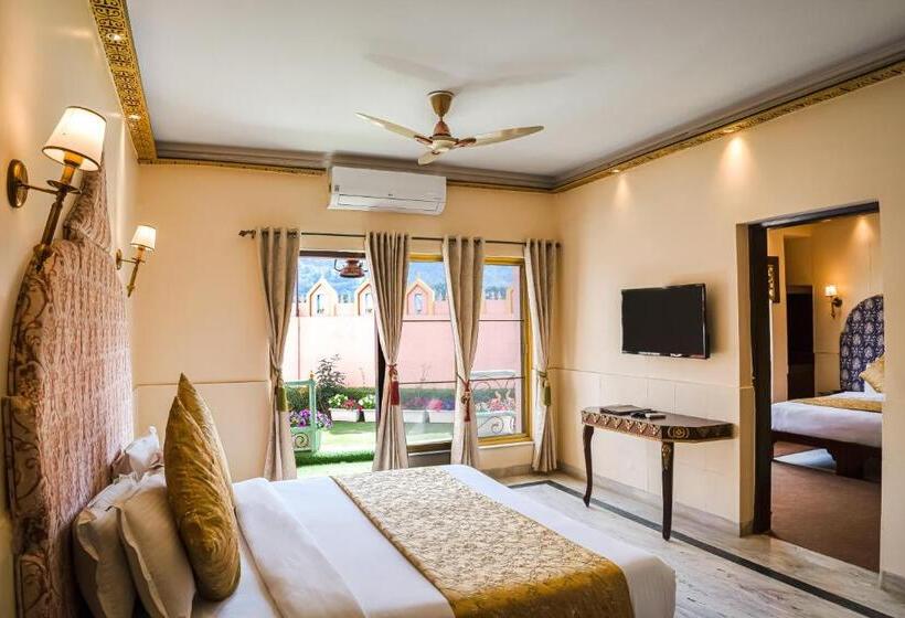 家庭房带园景, The Neeraj Ganga Heritage Palace