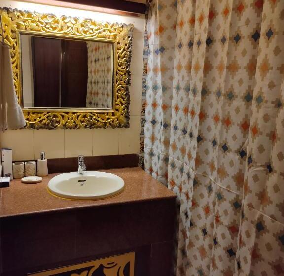 غرفة ديلوكس, The Neeraj Ganga Heritage Palace