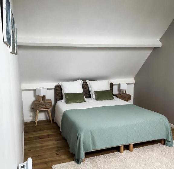 سوییت دوبلکس, La Villa Saint Val