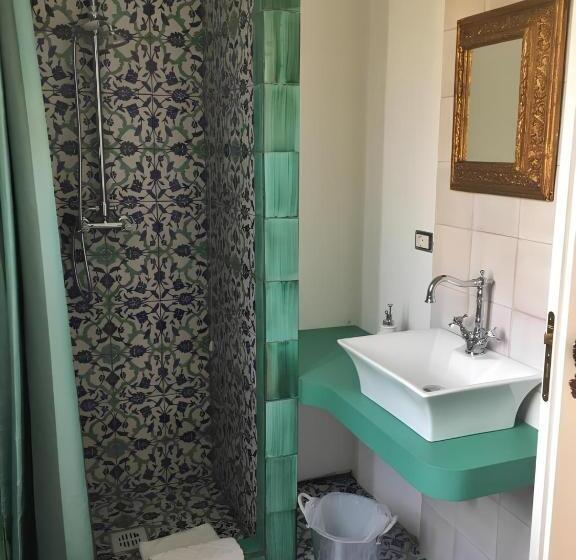 اتاق استاندارد با چشم‌انداز کوهستان, Villa De Cillis Carafa