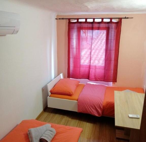 اتاق استاندارد, Hostel Martin