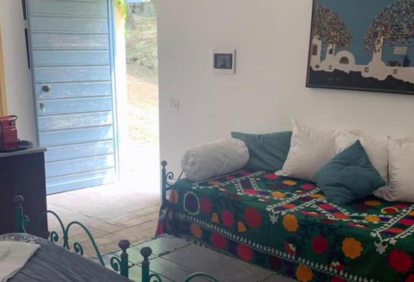 کلبه ییلاقی, Tenuta Colle Sala   Country House & Suites