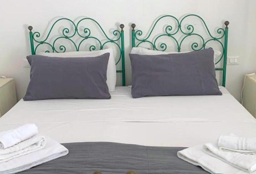 کلبه ییلاقی, Tenuta Colle Sala   Country House & Suites