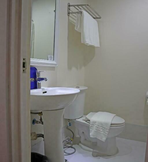 Quarto deluxe, Fersal Hotel Malakas, Quezon City