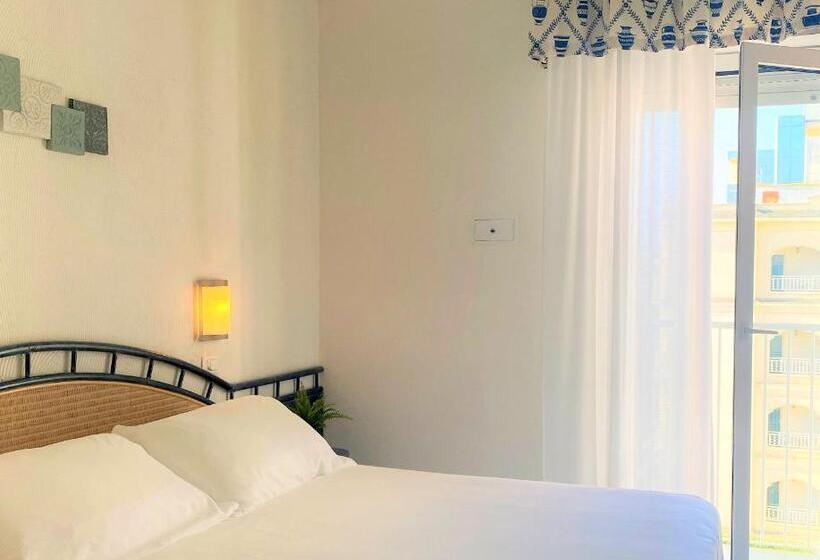 اتاق استاندارد, Luxor Cattolica Beach