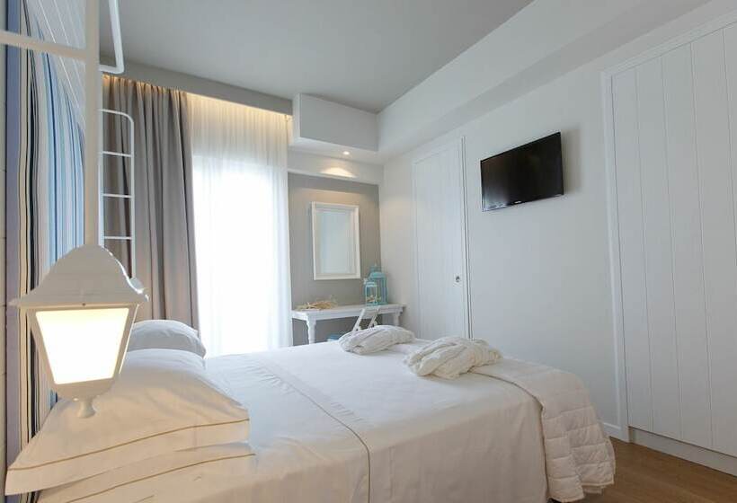 اتاق سوپریور, Luxor Cattolica Beach