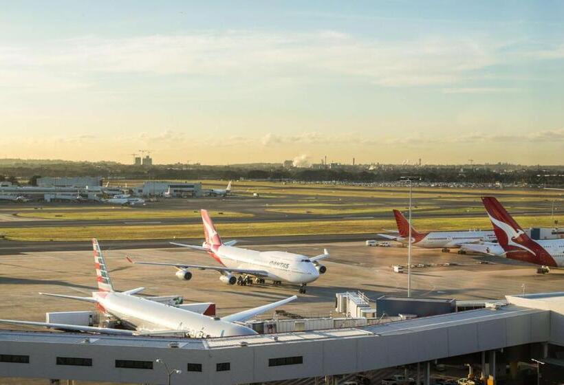 اتاق لوکس با تخت بزرگ, Rydges Sydney Airport