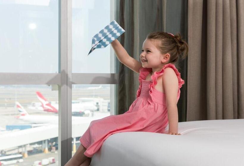اتاق دلوکس با تخت کینگ و چشم‌انداز, Rydges Sydney Airport