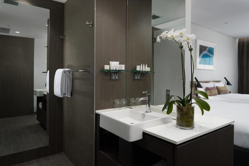 اتاق لوکس با تخت بزرگ, Rydges Sydney Airport