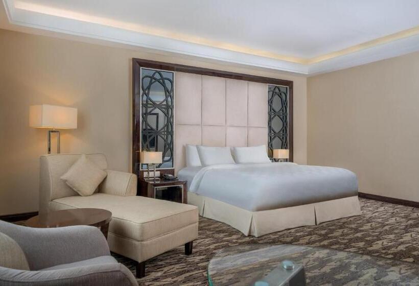 Номер Deluxe, Swiss Belhotel Harbour Bay