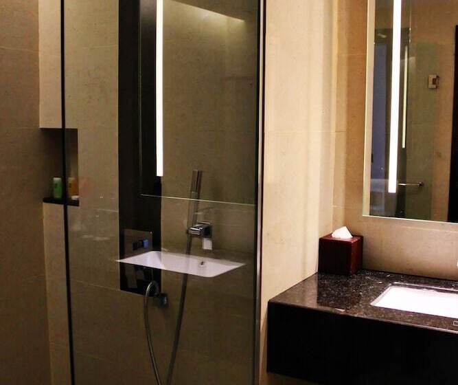Номер Deluxe, Swiss Belhotel Harbour Bay