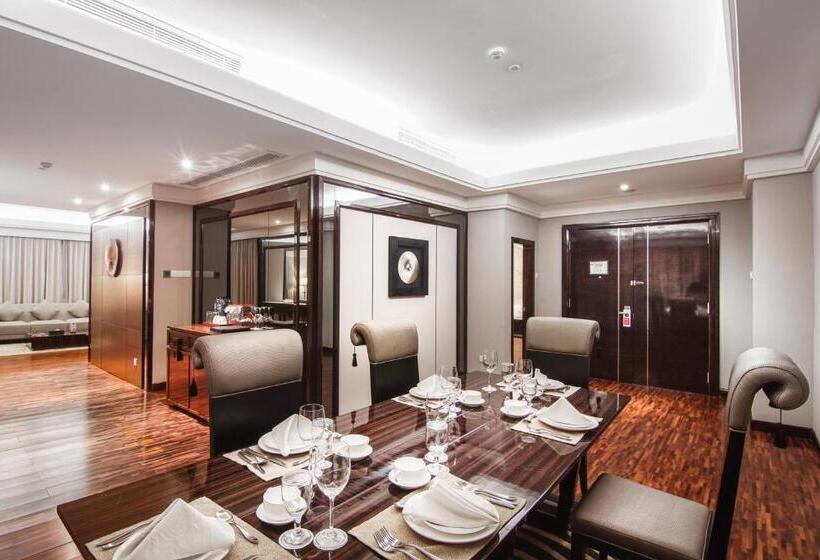 Президентский Люкс, Swiss Belhotel Harbour Bay