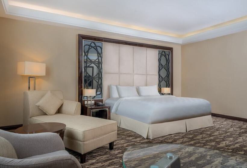 Номер Deluxe, Swiss Belhotel Harbour Bay