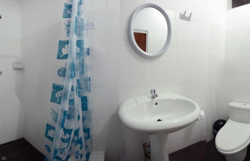 스탠다드 트리플 룸, Hostal Casa Blanca