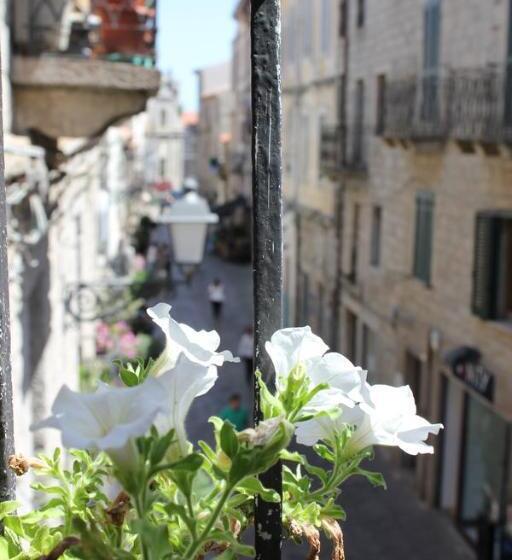 Standard room with outdoor bath, B&b Piazza Di L Ara