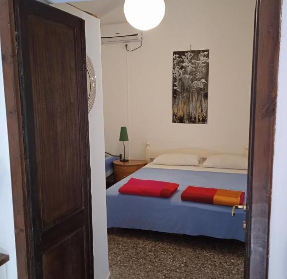 اتاق استاندارد, Lo Stazzo