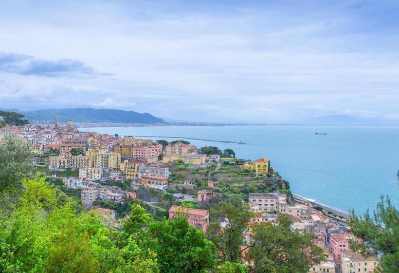 اتاق لوکس با چشم‌انداز دریا, Villa Fontana Limite