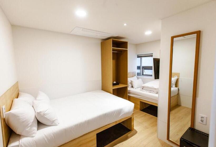 اتاق استاندارد سه نفره, Seoulite Inn Myeongdong Formerly   Step Inn Myeongdong 2
