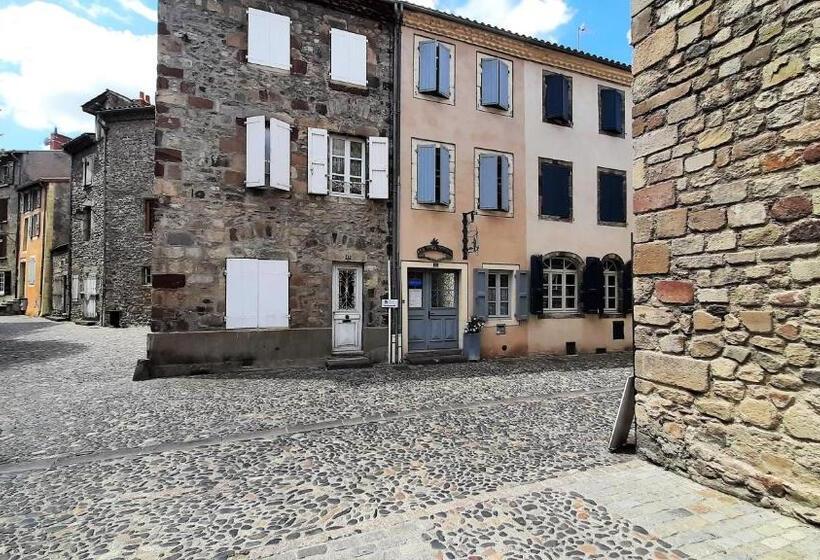 Дом 4 Спальни, Relais Du Noble Voyageur