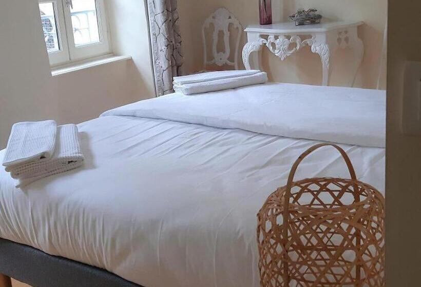 Четырехместный Номер Стандарт, Relais Du Noble Voyageur