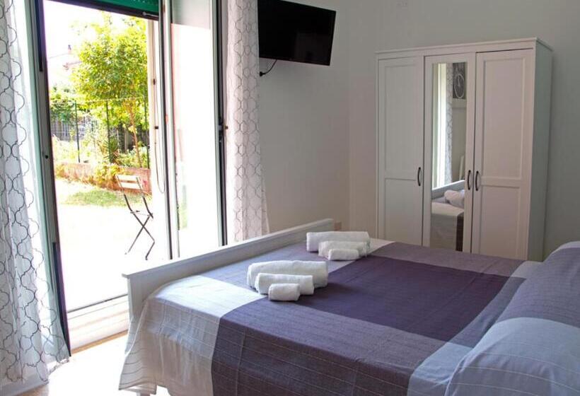 Quarto Triplo Estandar, Valente Rooms