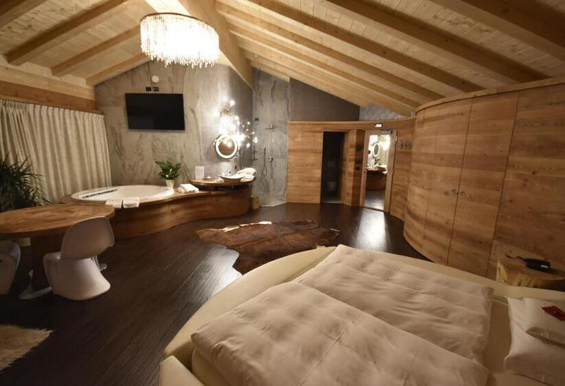 سوییت لوکس, Bivio Hotel Plaza