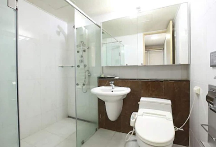 ペントハウスルーム, Brown Suites Residence