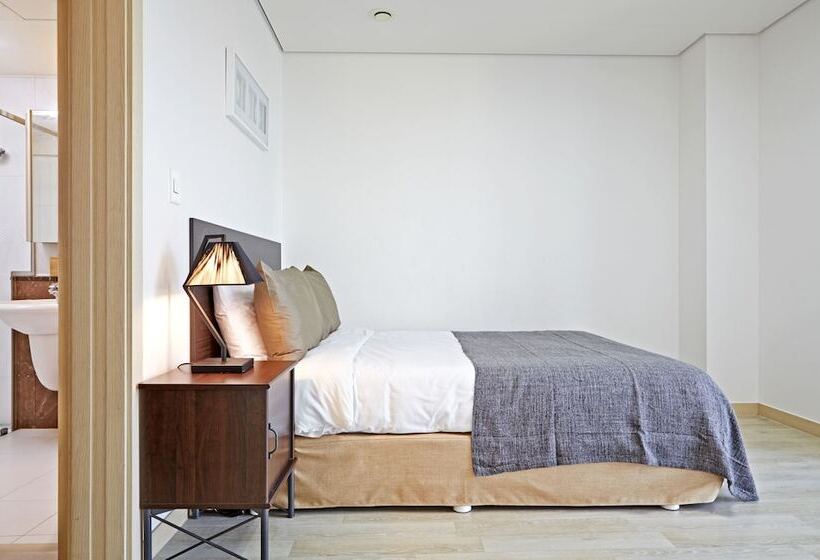 ペントハウスルーム, Brown Suites Residence