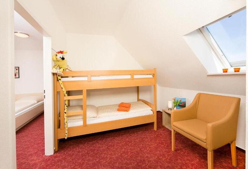 Семейные Апартаменты, Ferienhotel Bernstein