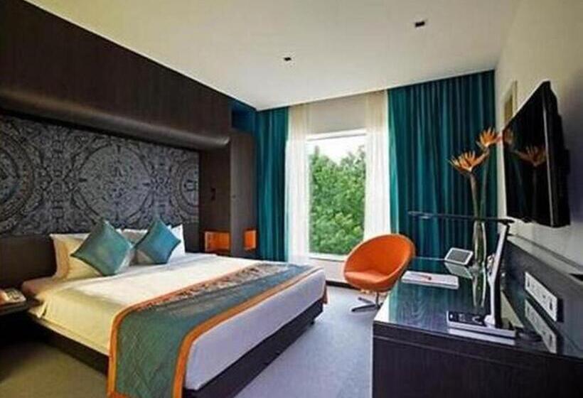 اتاق لوکس با بالکن, Triton By Shyama Hotels & Resorts