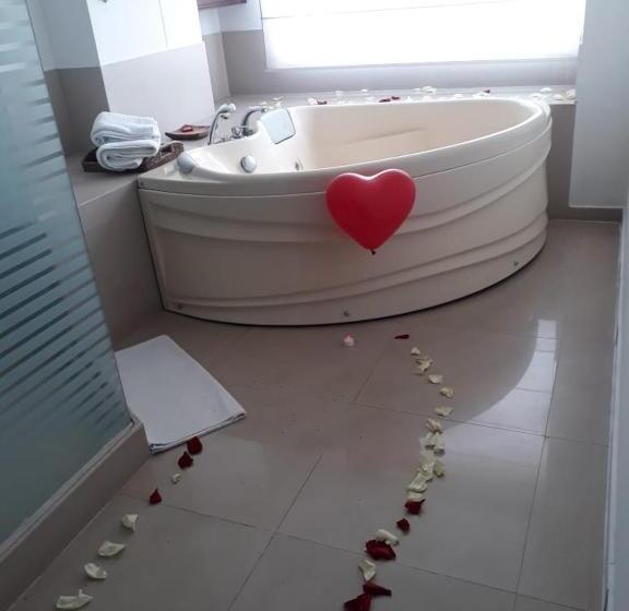 Люкс Кровать Кинг, Aw Hotel Chipichape Urban