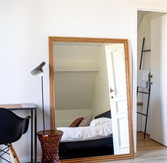 اتاق لوکس, B&b Josephine
