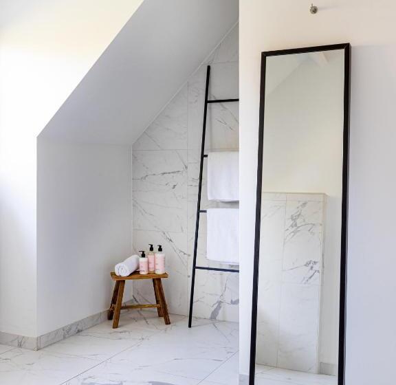 اتاق لوکس با تخت بزرگ, B&b Josephine