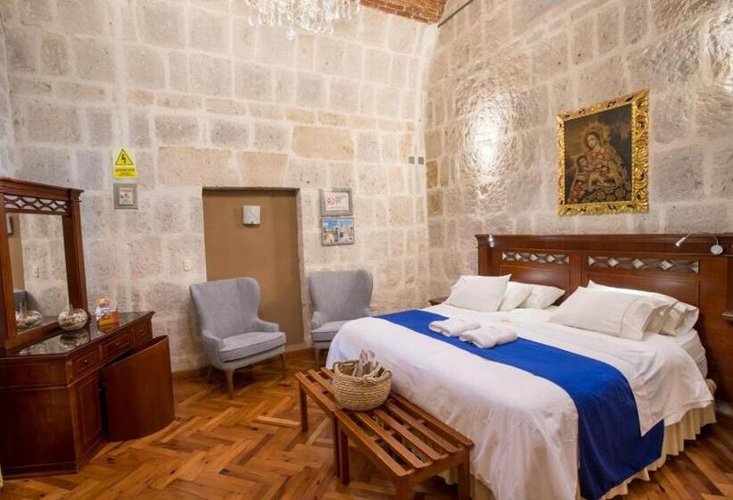 סוויטה, Casona Solar