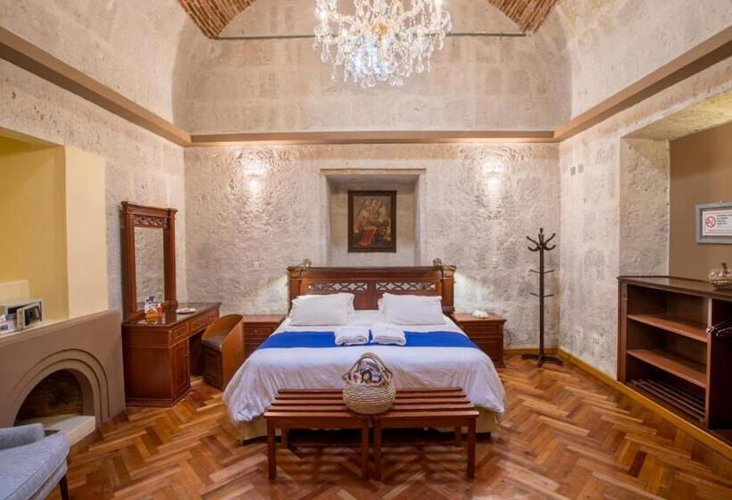 סוויטה, Casona Solar