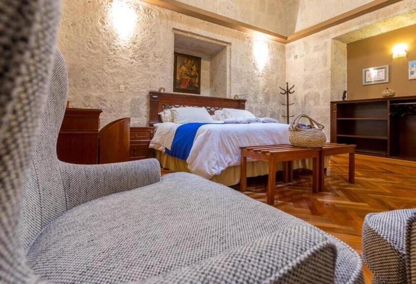 סוויטה, Casona Solar