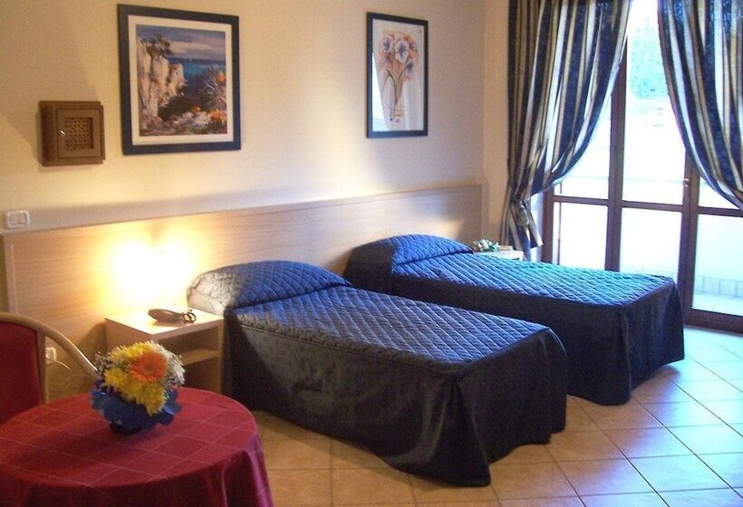 اتاق استاندارد سه نفره, Villa Giovanna