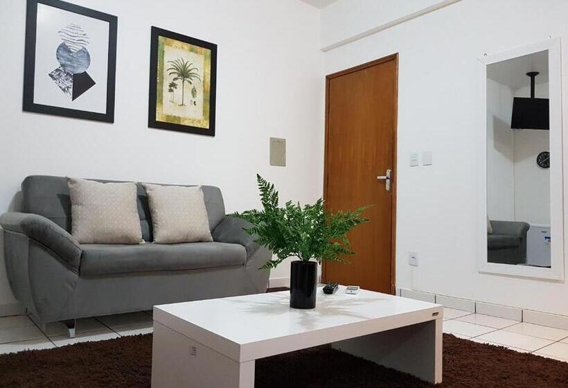 Люкс Deluxe Кровать Кинг, B & A Suites Inn Hotel   Quarto Luxo âmbar