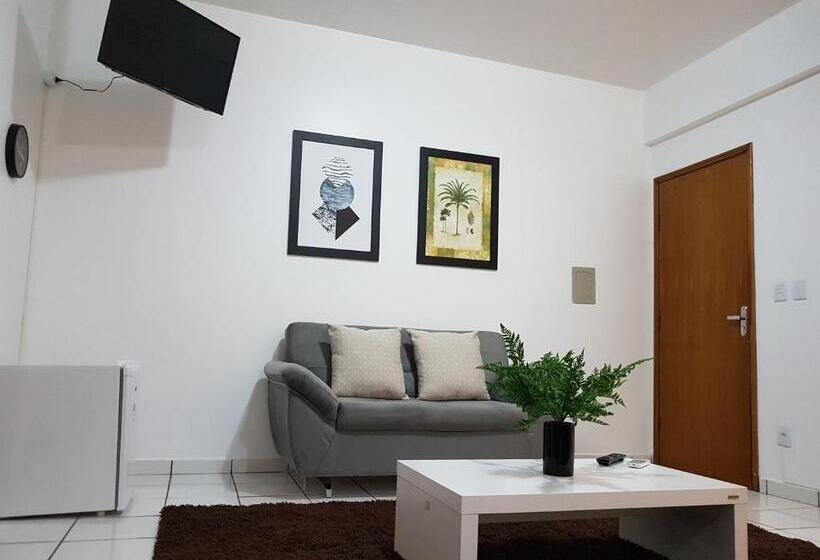 Люкс Deluxe Кровать Кинг, B & A Suites Inn Hotel   Quarto Luxo âmbar