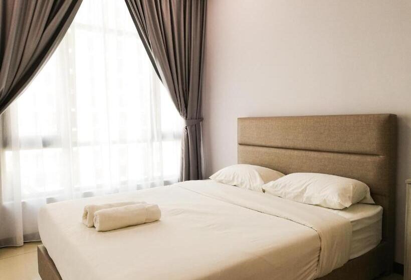 스탠다드 스튜디오 풀장 전망, Molek Regency Taman Molek