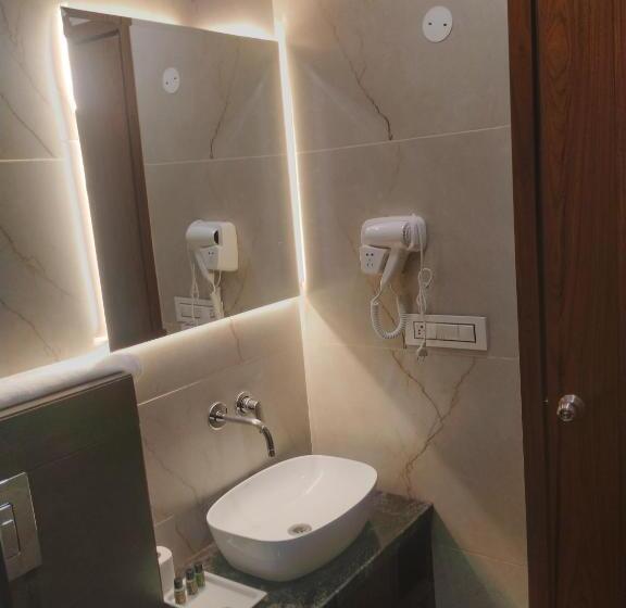 اتاق لوکس با تخت بزرگ, Superia Grand