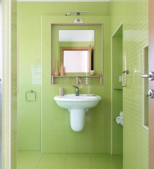 اتاق راحتی سه تخته, Viesthouse
