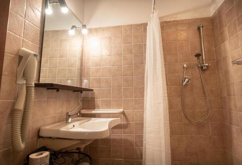 اتاق استاندارد سه نفره, Agriturismo Sasso Rosso