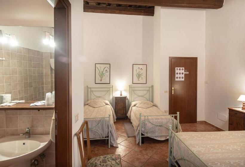 اتاق استاندارد چهار تخته, Agriturismo Sasso Rosso
